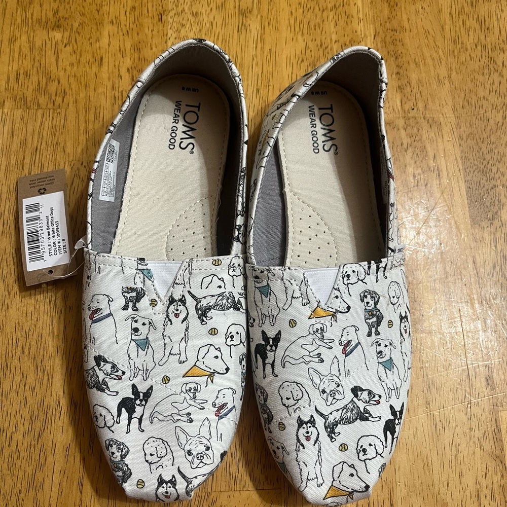 🐶 NWT TOMS Canvas Slip-On Shoes in Limited Edition Belmont Year of the Dog Print